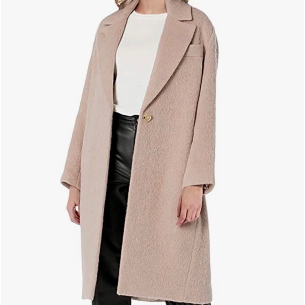 makes a statement with an exceptionally soft Italian alpaca mohair blend